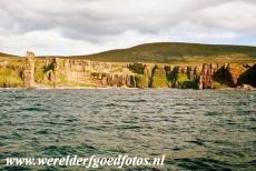 Neolithisch Orkney - The Old Man of Hoy is located on the Island of Hoy, one of the Orkney Islands. The Old man of Hoy is a 137 meter high sea stack, the rock is...