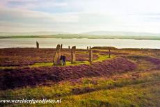 Neolithisch Orkney - The Ring of Brodgar is a Neolithic henge and stone circle northeast of Strommness on Mainland Orkney. The stone circle is one of the...