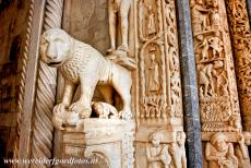 Historische stad Trogir - Historische stad van Trogir: Het romaanse hoofdportaal van de Laurentiuskathedraal werd door de Kroatische beeldhouwer Radovan gemaakt...
