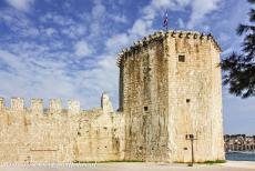 Historische stad Trogir - Historische stad Trogir: Het 15de eeuwse Kamerlengo kasteel werd gebouwd tijdens het bewind van de Republiek Venetië, het kasteel werd...