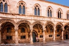 Oude stad van Dubrovnik - Oude vestingstad van Dubrovnik: Het 15de eeuwse Rectorenpaleis was de hoofdresidentie van de bestuurders van de stad...