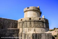 Oude stad van Dubrovnik - Oude vestingstad van Dubrovnik: De Minceta Toren werd in 1463 gebouwd. De Minceta Toren is het hoogste punt van de stadsmuren en staat symbool...