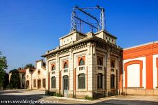 Crespi d'Adda - Het elektriciteits-verdeelstation van Crespi d'Adda. Crespi d'Adda was het eerste dorp in Italië, dat moderne verlichting had. Er...