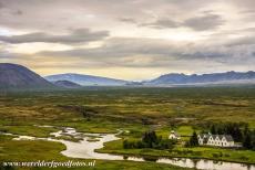 Nationaal Park Thingvellir - Thingvellir Nationaal ParK: Uitzicht over de Parlementaire Vlakte van Thingvellir op IJsland, hier werd in het jaar 930 de...