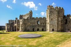 Kastelen van koning Edward in Gwynedd - Kastelen en stadsmuren van King Edward in Gwynedd: De Dais van kasteel Caernarfon is een speciaal gebouwd platform waarop prins Charles in 1969...