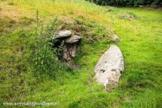 Bend of the Boyne - Dowth - Brú na Bóinne - Archaeological Ensemble of the Bend of the Boyne: The entrance into one of the passage and burial chambers of...