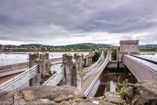 Kasteel en stadsmuren van Conwy - Kastelen en stadsmuren van King Edward in Gwynedd: Bij kasteel Conwy ligt een hangbrug over de rivier de Conwy. De hangbrug werd in 1826 ontworpen... Kasteel en stadsmuren van Conwy - Kastelen en stadsmuren van King Edward in Gwynedd: Bij kasteel Conwy ligt een hangbrug over de rivier de Conwy. De hangbrug werd in 1826 ontworpen...