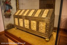 San Millan Yuso and Suso Monasteries - San Millán Yuso and Suso Monasteries: The ivory panels of the original relic chest of San Millán were stolen by soldiers of the...