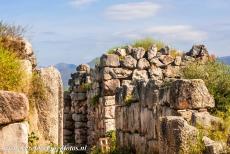 Archeologisch Tiryns - Archeologisch Tiryns: De hoofdpoort leidde naar het paleis van Tiryns, dat op het hoogste punt van de citadel lag. Het hoogste deel van de...