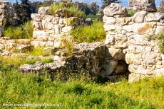 Archeologisch Tiryns - Archeologisch Tiryns: De ingang naar een gang, de kazematten en opslagplaatsen. De oostelijke kant van de citadel van Tiryns werd...
