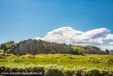 Archeologisch Tiryns - De ruïnes van het eens zo machtige heuvelfort Tiryns. Volgens een mythe werd Tiryns gesticht door Perseus, een figuur uir de...