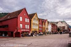 Bryggen - Bryggen nabij Holmedalsgården. De stad Bergen werd gesticht rond het jaar 1070 en is een van de oudste handelshavens in...