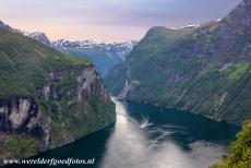 Geirangerfjord and Nærøyfjord - West Norwegian Fjords - Geirangerfjord and Nærøyfjord: The most impressive waterfalls in the Geirangerfjord are the 'Syv...