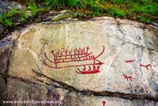 Rotstekeningen van Tanum - Rotstekeningen in Tanum: Een kleine rots bij Vitlycke, de rotstekeningen verbeelden boten met krijgers of jagers aan boord....