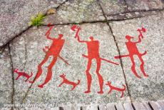 Rotstekeningen van Tanum - Rotstekeningen in Tanum: De fallische mannen van Fossum. Op een rots bij Fossum staat een jachttafereel, drie mannen dragen allen een...