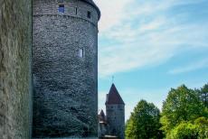 Historisch centrum van Tallinn - Historisch centrum (oude stad) van Tallinn: De stadsmuren van Tallinn zijn nog vrijwel compleet. De stadsmuren dateren uit de 13de en 14de eeuw....