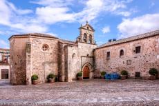 Old Town of Cáceres - Old Town of Cáceres: The Convento de San Pablo, St. Paul's Convent, is situated in the Plaza the San Mateo. The convent was built... Old Town of Cáceres - Old Town of Cáceres: The Convento de San Pablo, St. Paul's Convent, is situated in the Plaza the San Mateo. The convent was built...
