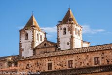 Oude stad van Cáceres - Oude stad van Cáceres: De torens van de San Francisco Javier zijn van ver buiten de stad te zien. De kerk werd gebouwd in de 18de eeuw...