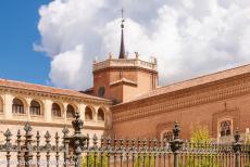 Universiteit en van Alcalá de Henares - De universiteit en historische parochie van Alcalá de Henares: Het Aartsbisschoppelijk paleis in Alcalá de Henares was de residentie...