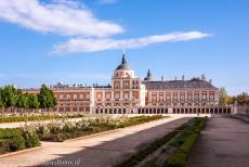 Aranjuez Cultural Landscape - Aranjuez Cultural Landscape: The Plaza de Parejas is a large square in front of the Royal Palace of Aranjuez. Aranjuez is situated between the... Aranjuez Cultural Landscape - Aranjuez Cultural Landscape: The Plaza de Parejas is a large square in front of the Royal Palace of Aranjuez. Aranjuez is situated between the...