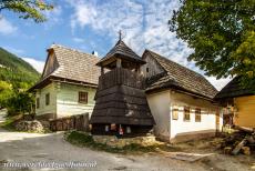 Vlkolínec - De houten klokkentoren van Vlkolínec dateert uit 1770. De toren heeft een houten pannendak. Het is een van de oudste...