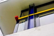 Rietveld Schröder House - Rietveld Schröder House: The colours of the exterior walls are white and several shades of grey, the door and window frames are black, a...