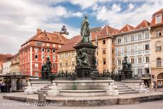 Historisch centrum van Graz - Historisch centrum van de stad Graz: De monumentale Erzherzog Johann fontein werd in 1878 op de Hauptplatz gebouwd. In de middeleeuwen...