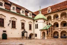 Historisch centrum van Graz - Historisch centrum van de stad Graz: De binnenplaats van het Landhaus van Graz met arcaden in renaissance stijl. Het prestigieuze Landhaus...