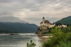 Cultuurlandschap Wachau - Culuurlandschap Wachau: Slot Schönbühel, de 'Poortwachter van de Wachau', ligt op een rots aan de Donau bij de stad...