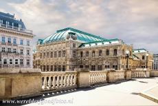 Historisch centrum van Wenen - Historisch centrum van Wenen: De Weense Staatsopera gezien vanaf het Albertina Terras. Het Albertina Terras ligt naast het Albertina Museum....