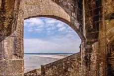 Mont Saint-Michel en zijn baai - Mont Saint-Michel en haar baai: Uitzicht over Het Kanaal vanaf de 'Grande Degré'. De 'Grande Rue'... Mont Saint-Michel en zijn baai - Mont Saint-Michel en haar baai: Uitzicht over Het Kanaal vanaf de 'Grande Degré'. De 'Grande Rue'...