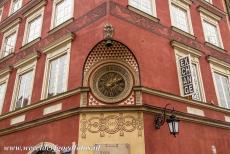 Historisch centrum van Warschau - Historisch centrum van Warschau: Een gedecoreerde klok op het Simonetti Huis. Het Simonetti Huis staat op een hoek van...