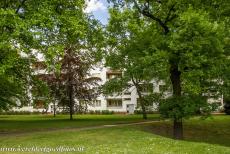 Berlin Modernism Housing Estates - Berlin Modernism Housing Estates: Großsiedlung Siemensstadt. Numerous trees and shrubs were planted in the large open spaces between...