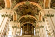 Abdij van Sankt Gallen - Abdij van Sankt Gallen: Tijdens de restauratie van de abdij in de jaren 1961-1967 werd het orgel uit 1815 vervangen door dit orgel. In...
