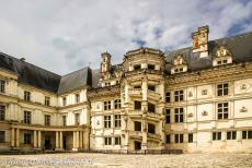 Loire Vallei - Loire Vallei tussen Sully-sur-Loire en Chalonnes-sur-Loire: Het koninklijk kasteel van Blois staat in het centrum van de stad Blois. Het meest...