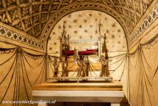 Vézelay, Church and Hill - Vézelay, Church and Hill: The 19th century reliquary containing a rib bone of Mary Magdalene. Other relics of Mary Magdalene were...
