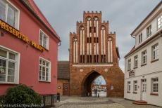 Historisch Centrum Wismar - Historisch stadscentrum van Wismar: De Wassertor, de Waterpoort, is de enige nog bestaande poort van de vijf originele poorten in de...