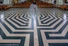 Kathedraal van Amiens - Het labyrint van de kathedraal van Amiens werd in 1288 met zwart en wit marmer in de vloer van het middenschip ingelegd. Een...