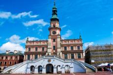 Oude stad van Zamość - Oude stad van Zamość: Het stadhuis van Zamość werd gebouwd aan het einde van de 16de en in het begin 17de eeuw aan de Grote Markt. De...