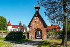 Kerkdorp Gammelstad, Luleå - Kerkdorp Gammelstad in Luleå: De noordelijke kerkpoort, links de Bethelkapel. Het kerkdorp Gammelstad ligt in Luleå, een...