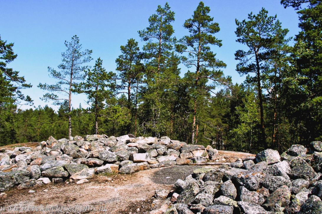 Burial Site of Sammallahdenmäki - Bronze Age Burial Site of Sammallahdenmäki: The Long Ruin of Huilu is one of the burial cairns of Sammallahdenmäki, it is surrounded by... Burial Site of Sammallahdenmäki - Bronze Age Burial Site of Sammallahdenmäki: The Long Ruin of Huilu is one of the burial cairns of Sammallahdenmäki, it is surrounded by...
