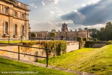 Blenheim Palace - De beroemde staatsman Sir Winston Churchill werd in 1874 op Blenheim Palace geboren. Sir Winston Churchill is begraven op het kerkhof van St....