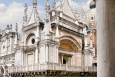 Venetië en de Lagune - Venetië en de Lagune: De Basiliek van San Marco werd in 829 gesticht om de relikwieën van de evangelist Marcus een laatste...