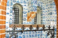 Castle of the Teutonic Order in Malbork - Castle of the Teutonic Order in Malbork: A room decorated with Dutch Delft Blue Tiles. After the Thirteen Years' War (1454 - 1466),...