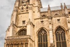 Kathedraal van Canterbury - Achter de Christ Church Gate, de hoofdpoort, ligt de kathedraal van Canterbury. De kathedraal is de zetel van de aartsbisschop van...