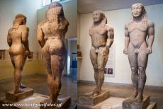 Archeologisch Delphi - Archeologisch Museum van Delphi: De beelden van de gebroeders Kleobis en Biton, ook bekend als de Kouroi van Delphi. De beelden komen...