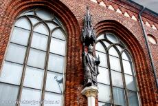 Historisch centrum van Riga - Historisch centrum van Riga: Het standbeeld van Albert van Riga op de façade van de Dom van Riga. Albert van Riga, ook bekend als...