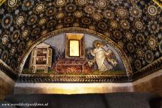 Vroegchristelijke monumenten van Ravenna - Vroeg-christelijke bouwwerken van Ravenna: Het Mausoleum van Galla Placidia is gedecoreerd met mozaïeken. Galla Placidia, de vrouw van...