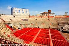 De stad Verona - De stad Verona: Bijna 400 jaar lang werd het Romeinse amfitheater van Verona gebruikt voor gladiatorengevechten. Nu is het beroemd om...