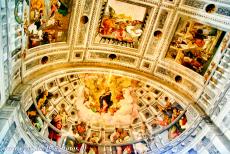 De stad Verona - De stad Verona: Het gedecoreerde tongewelf van de Cappella Maggiore, de hoofdkapel van de Dom van Verona, de Santa Maria Matricolare. De...